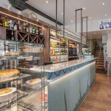 Astoux et Brun la Brasserie, le bar .jpg